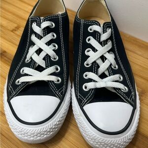 Converse Chuck Taylor All Star Low Top Black/White - Size 4.5
Hardly worn.
